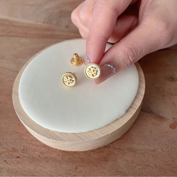 Tory Burch Earrings - Picture 5 of 5